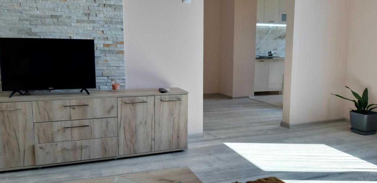 Lux Apartman Čačak Exterior foto